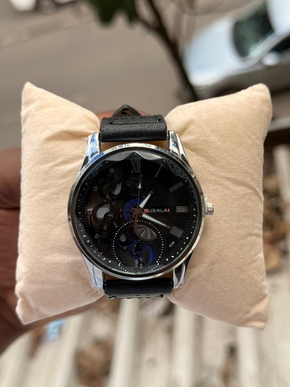 gusalai classy men leather watch GL05