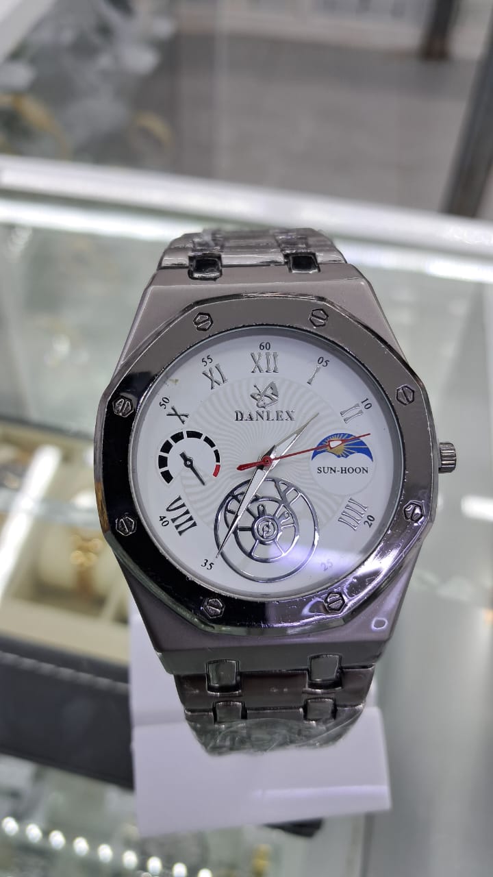 MEN CLASSY WATCH  MW 04